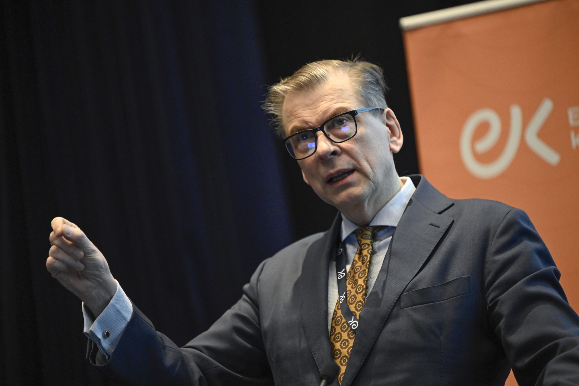 Elinkeinoelämän keskusliitto vaatii lisää maahanmuuttajia, mutta ei tiedä, mihin tulijat työllistyisivät - Suomen Uutiset