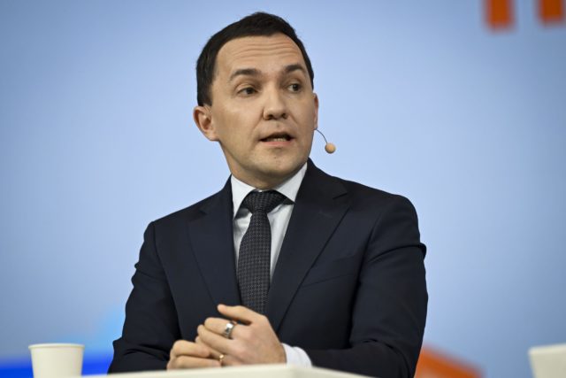 Ministeri Rydman ojentaa: Yhdenvertaisuuslautakunnan Suvivirsi-päätös selvästi perustuslain vastainen - Suomen Uutiset
